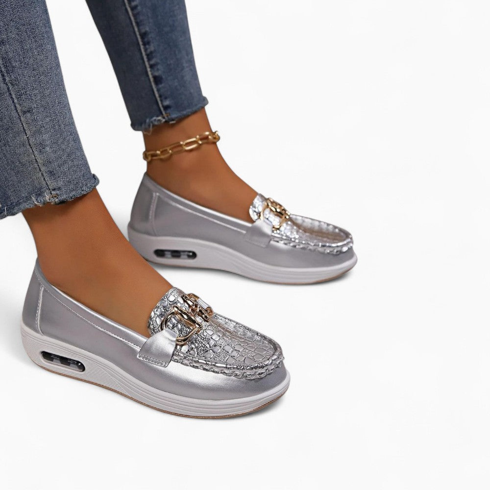 Women's Open-Toe Loafers with Crocodile Leather Effect and Gold Chain Wedge